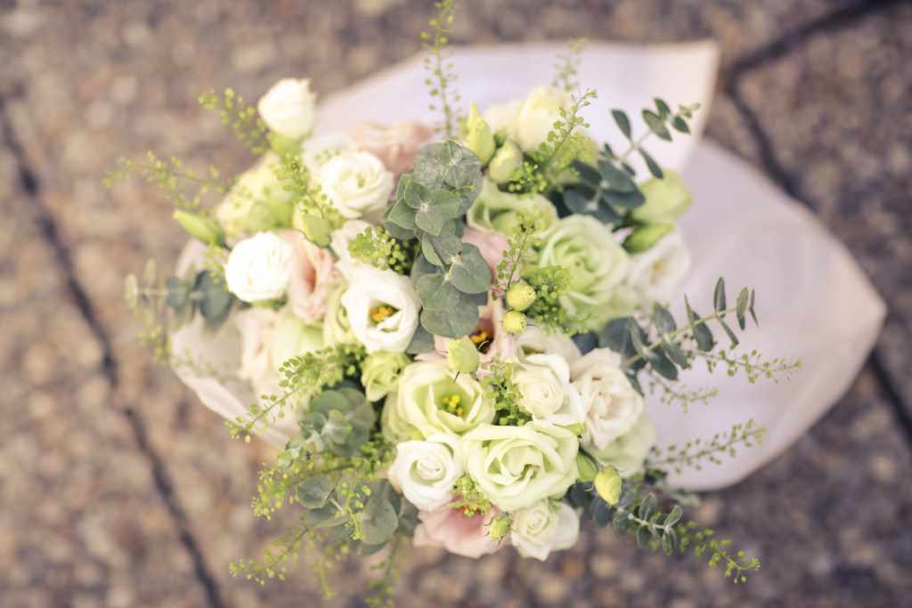 Flowers for a wedding,Wedding photography on the beach. Destination wedding photography. Wedding photographers,