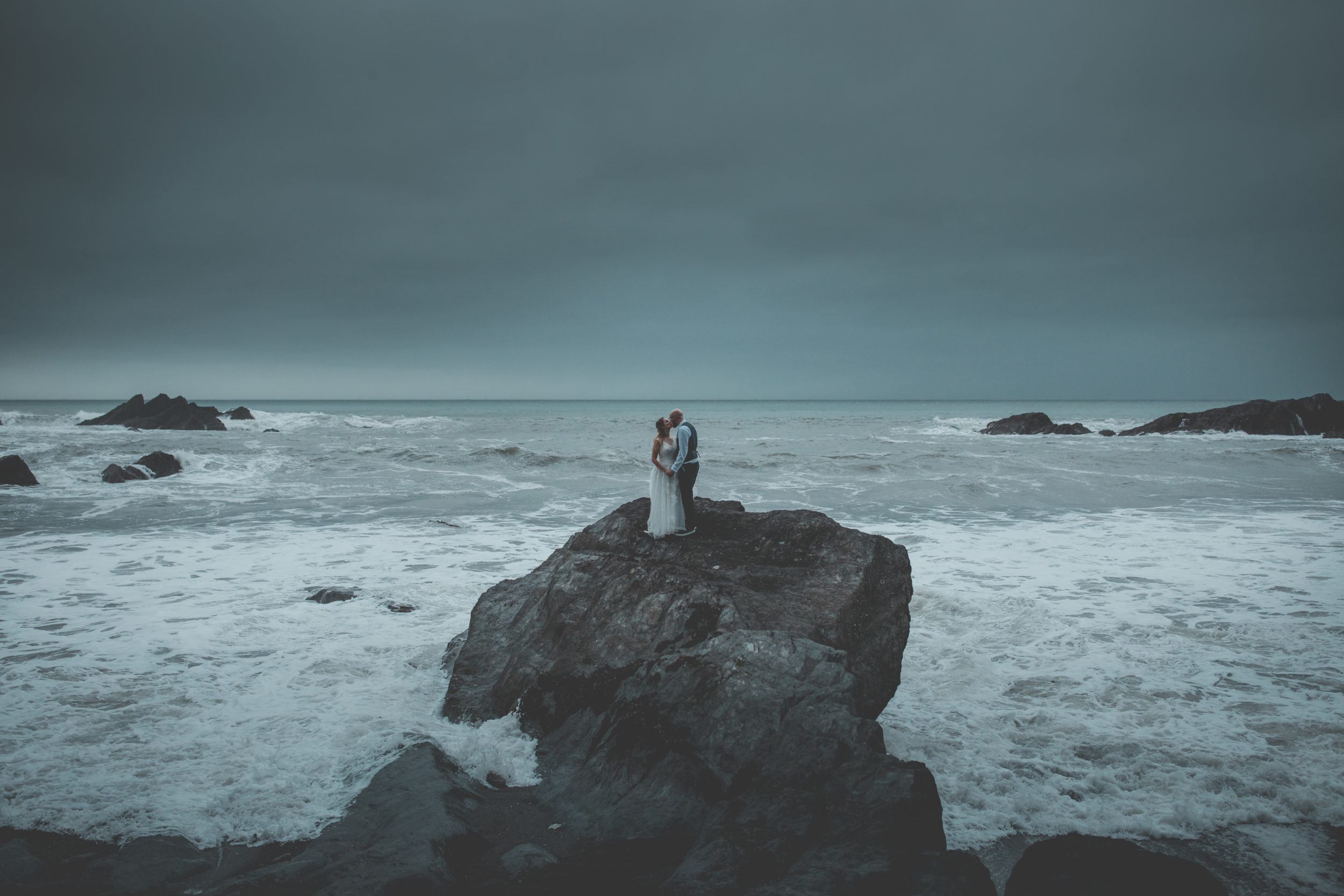 Tunnels Beach Wedding Photography 667 Thomas Frost Photography